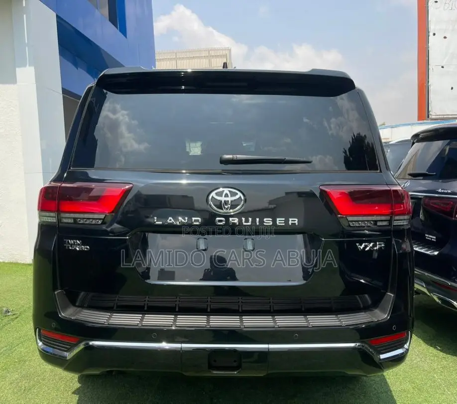 New Toyota Land Cruiser LC300 2025 Black