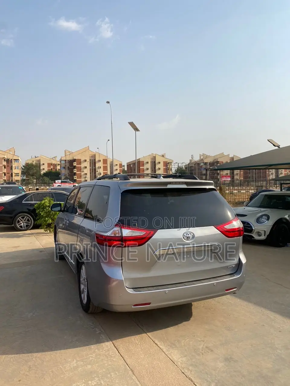 Toyota Sienna Limited 7 Passenger (3.5L 6cyl 8A) 2017 Silver