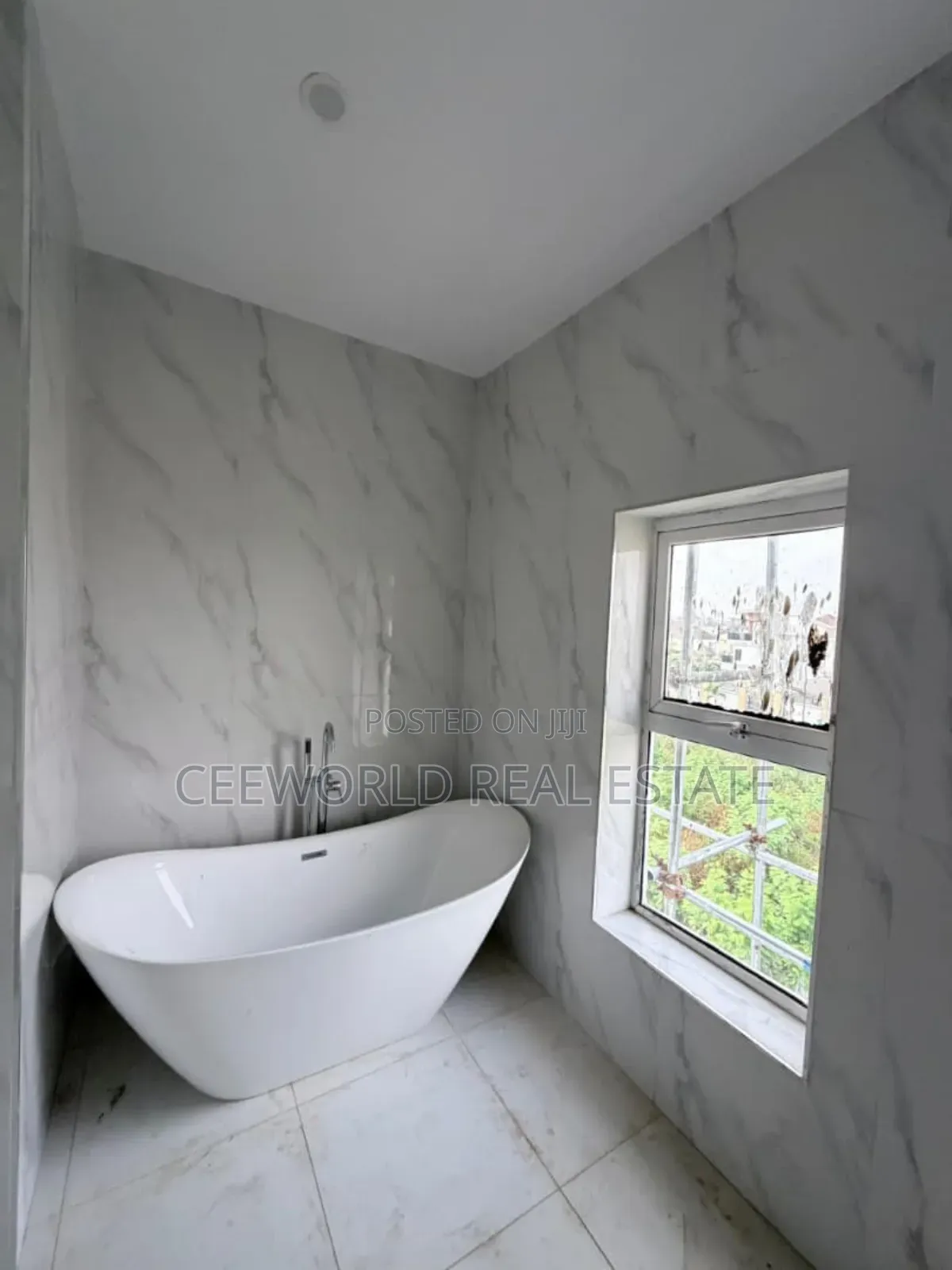 5bdrm Duplex in Kolapo Ishola Gra, Akobo for sale