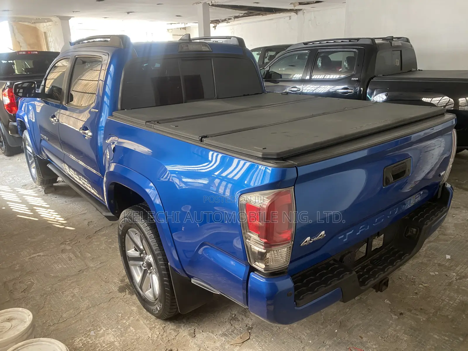 Toyota Tundra Limited 5.7L V8 4x2 CrewMax 5.6 ft. box 145.7 in. WB 2018 Blue