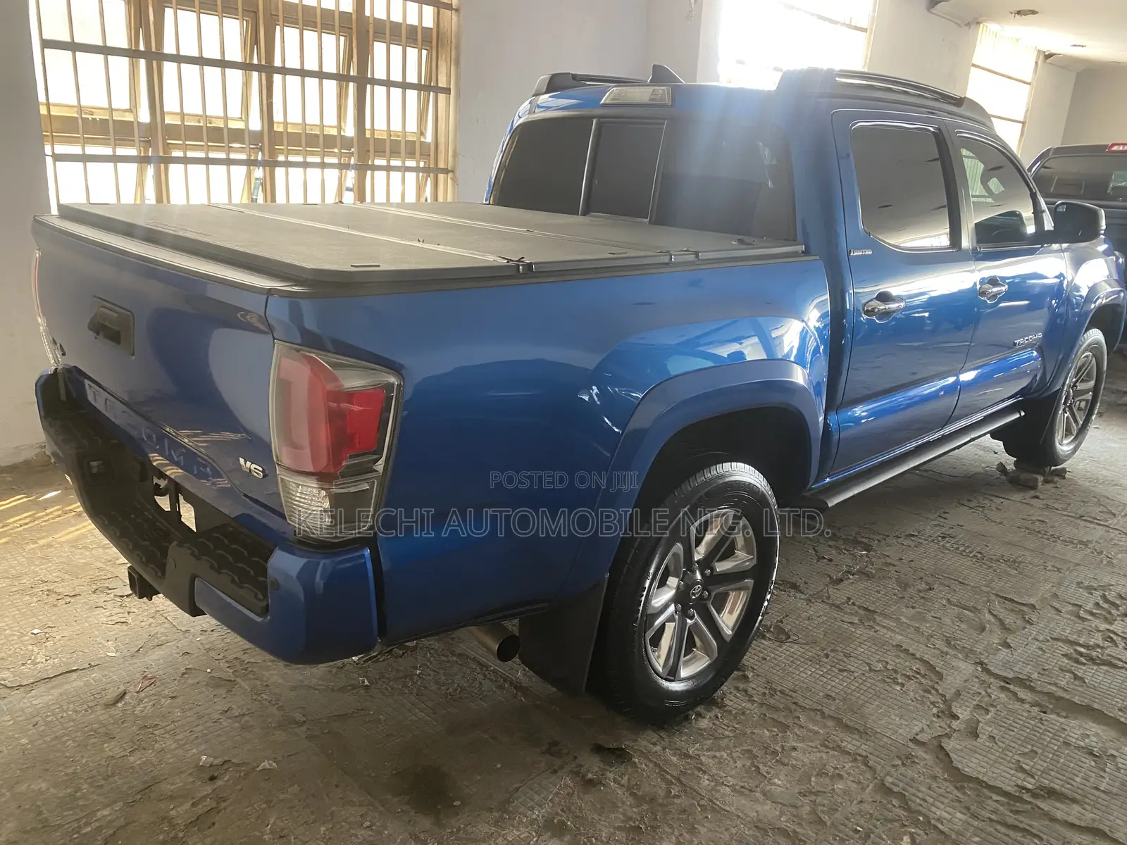 Toyota Tundra Limited 5.7L V8 4x2 CrewMax 5.6 ft. box 145.7 in. WB 2018 Blue