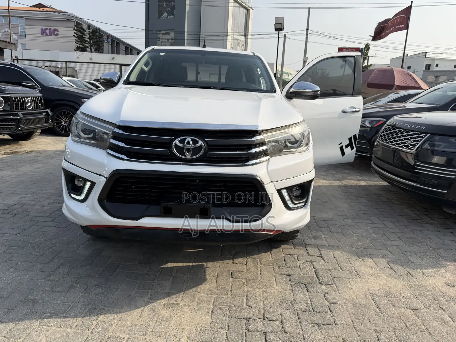 Toyota Hilux 2020 White