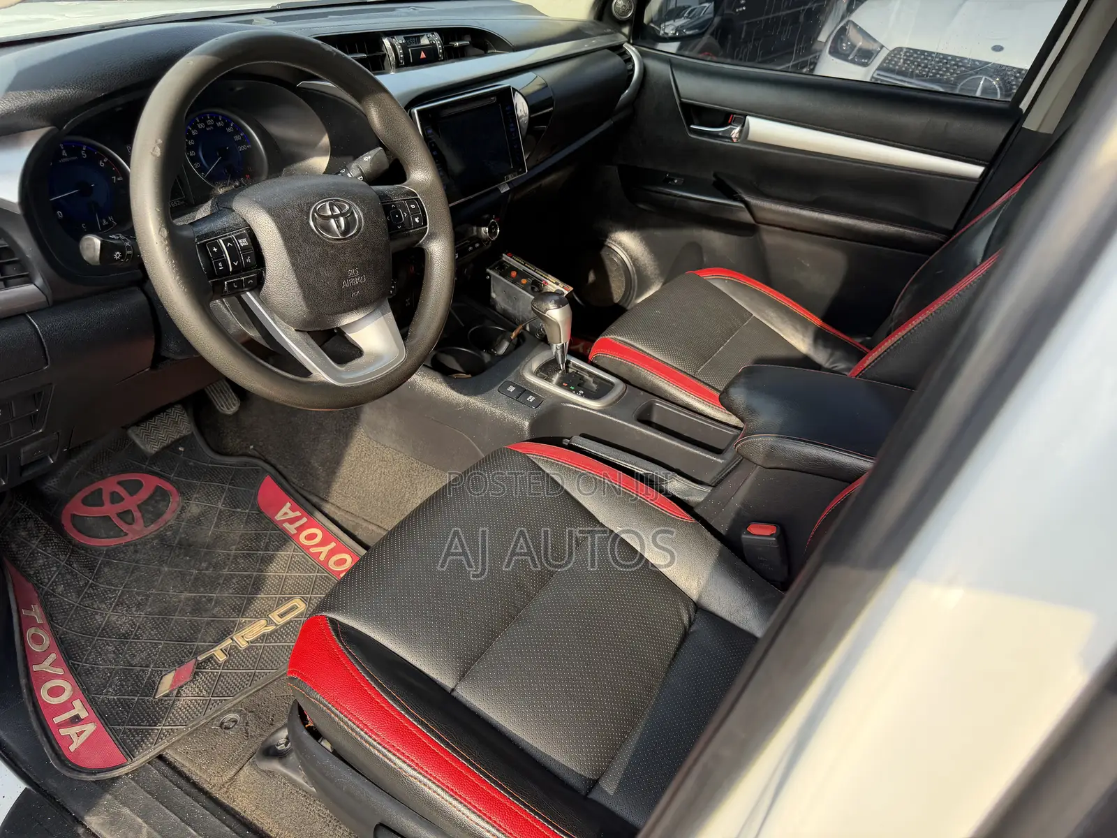 Toyota Hilux 2020 White
