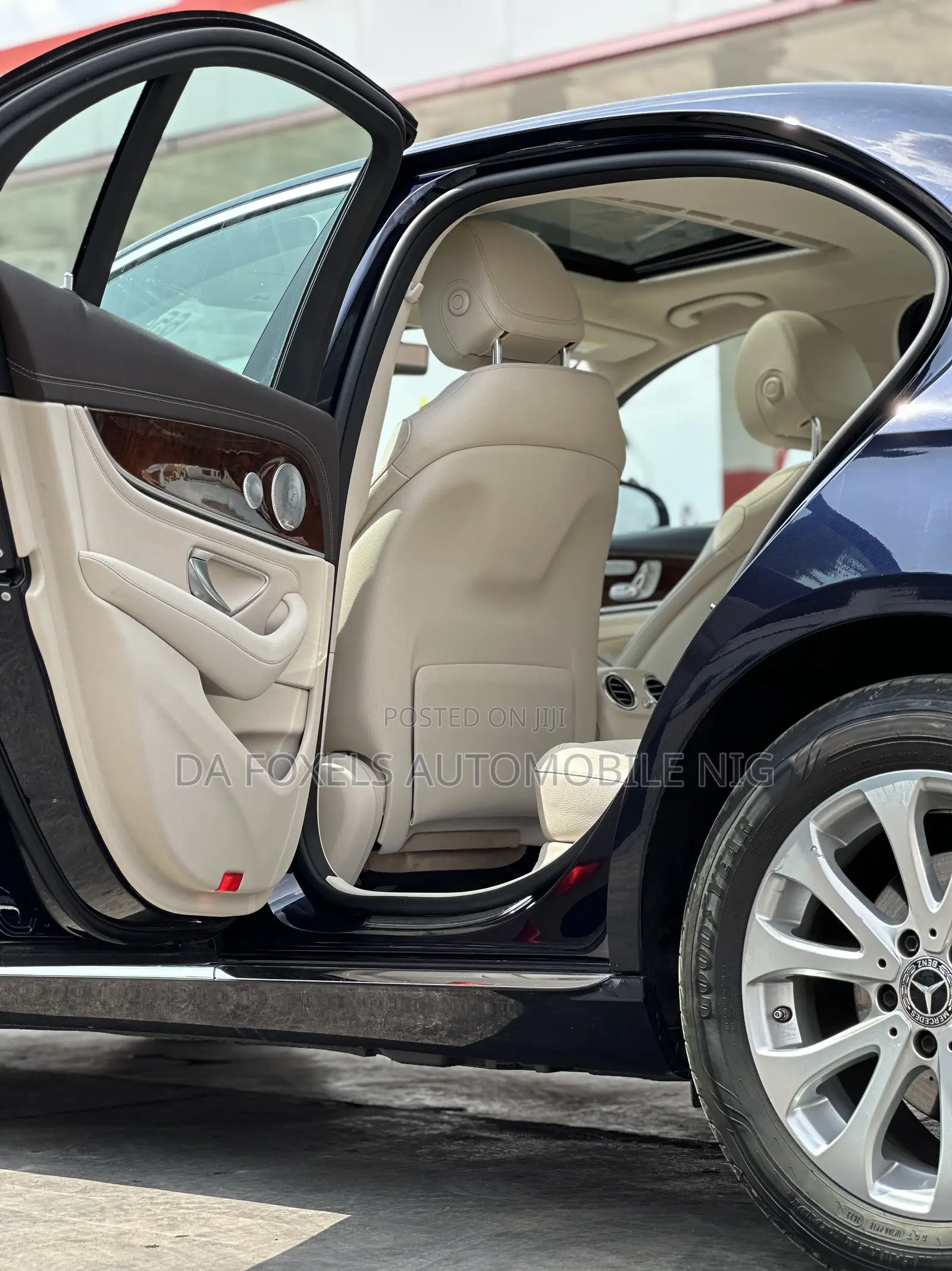Mercedes-Benz E300 2018 Blue