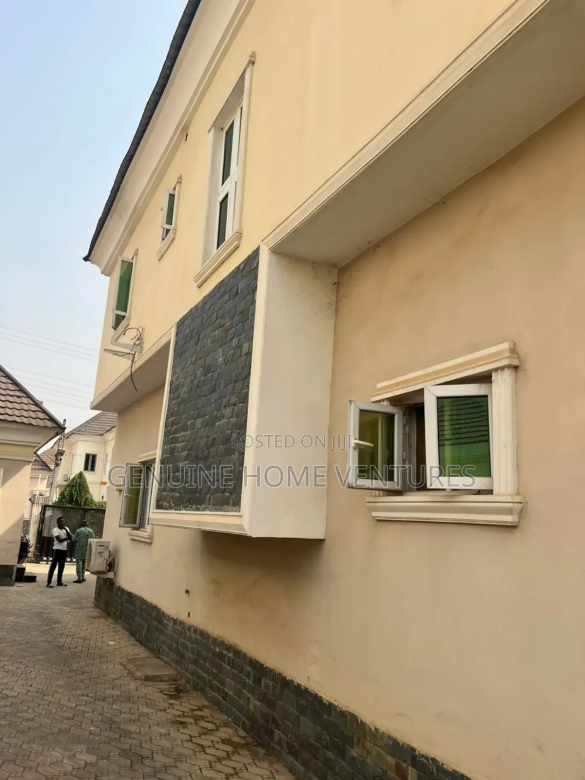4bdrm Duplex in Efab, Gwarinpa for sale