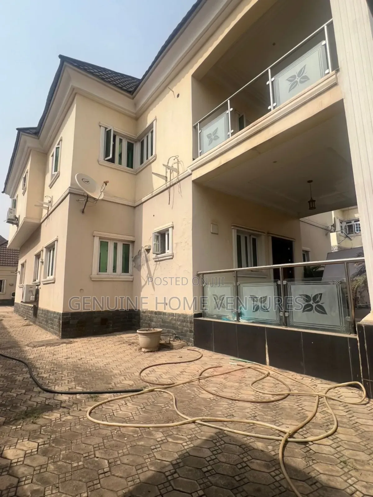 4bdrm Duplex in Efab, Gwarinpa for sale