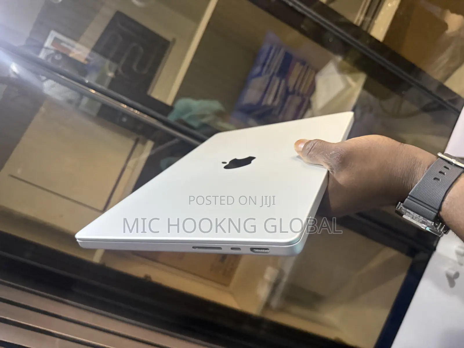 Laptop Apple MacBook Pro 2023 M2 Pro 14-Inch 16GB Apple M2 SSD 512GB