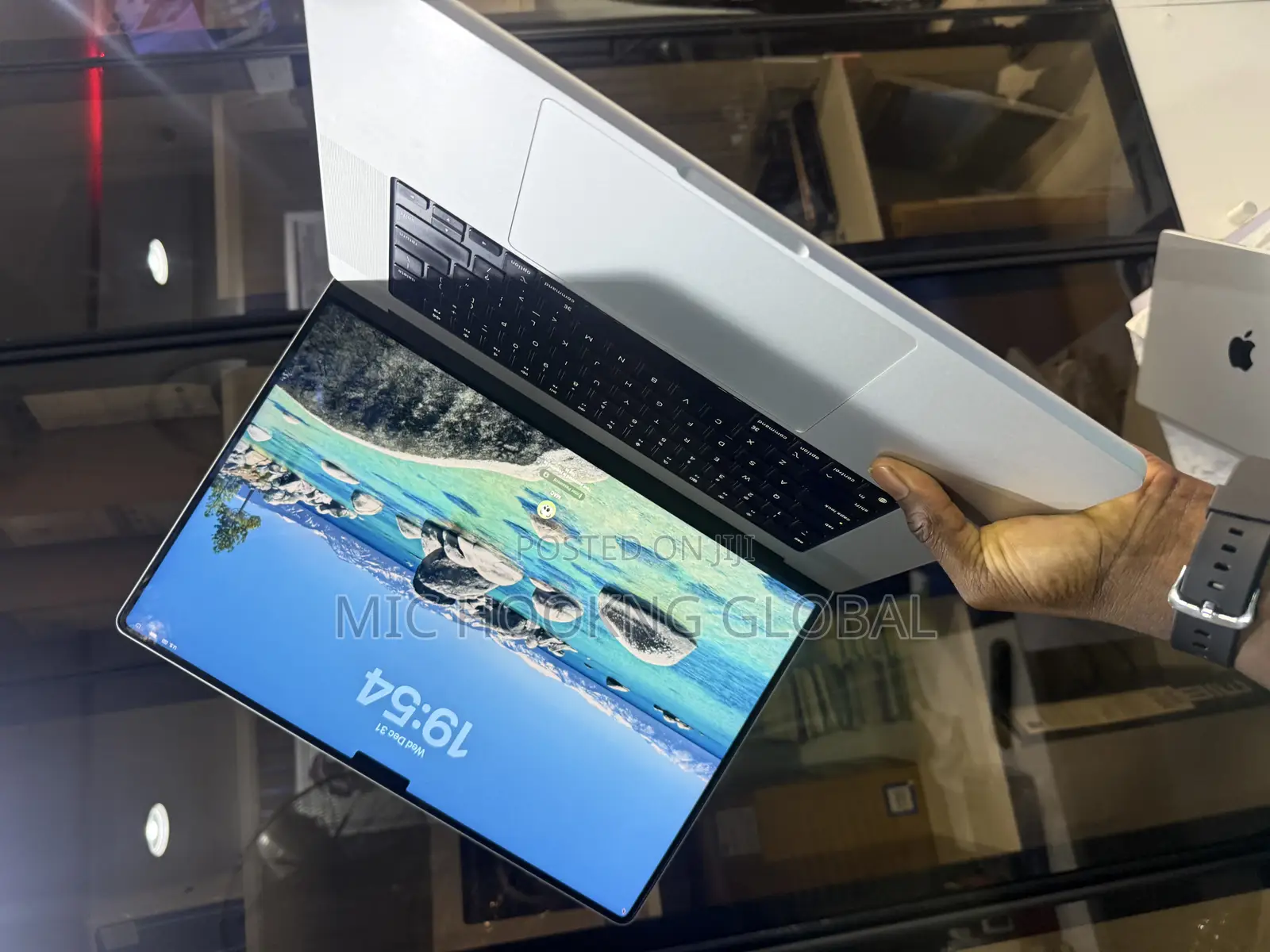Laptop Apple MacBook Pro 2023 M2 Pro 14-Inch 16GB Apple M2 SSD 512GB