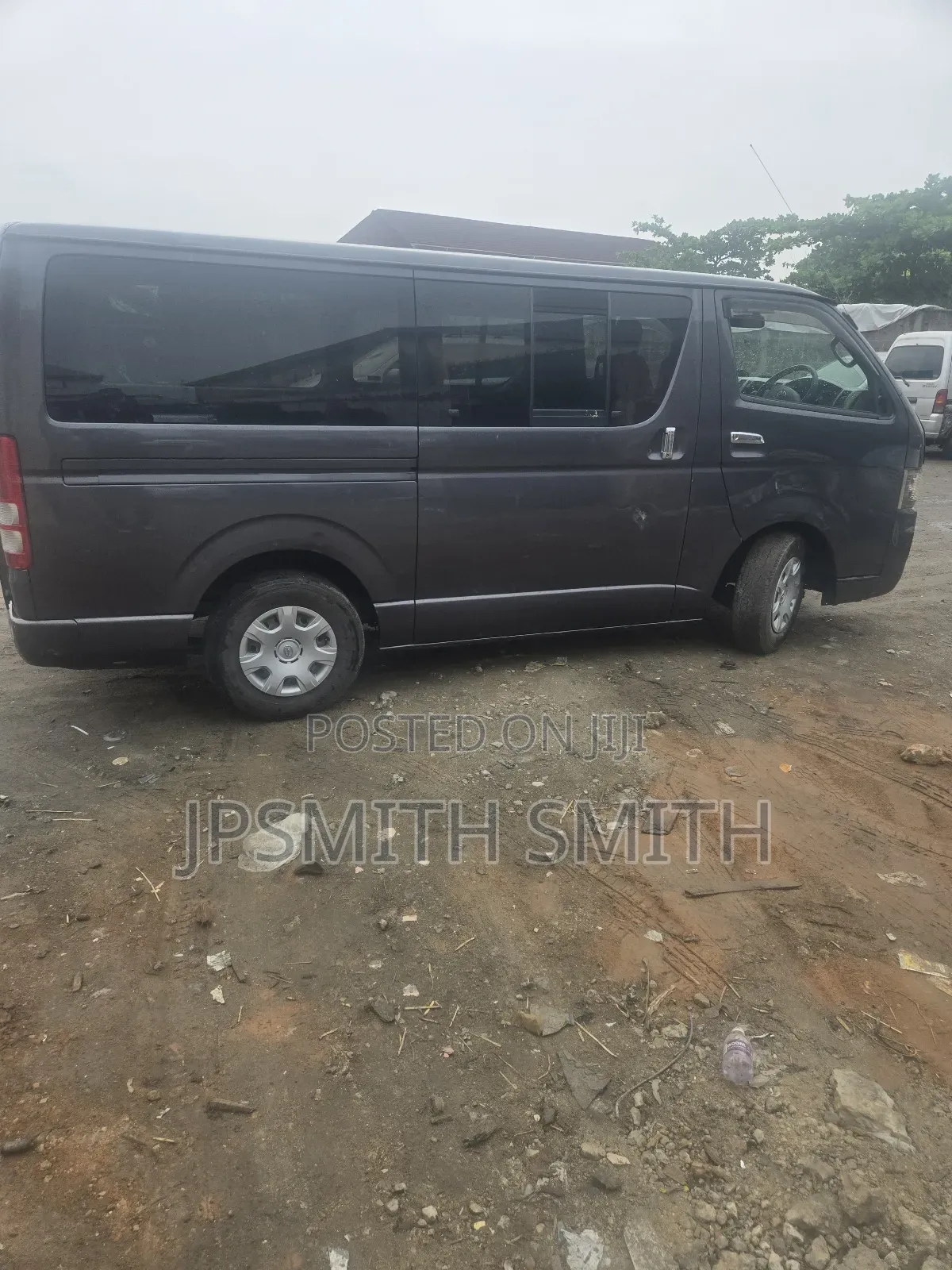 Toyota HiAce 2010
