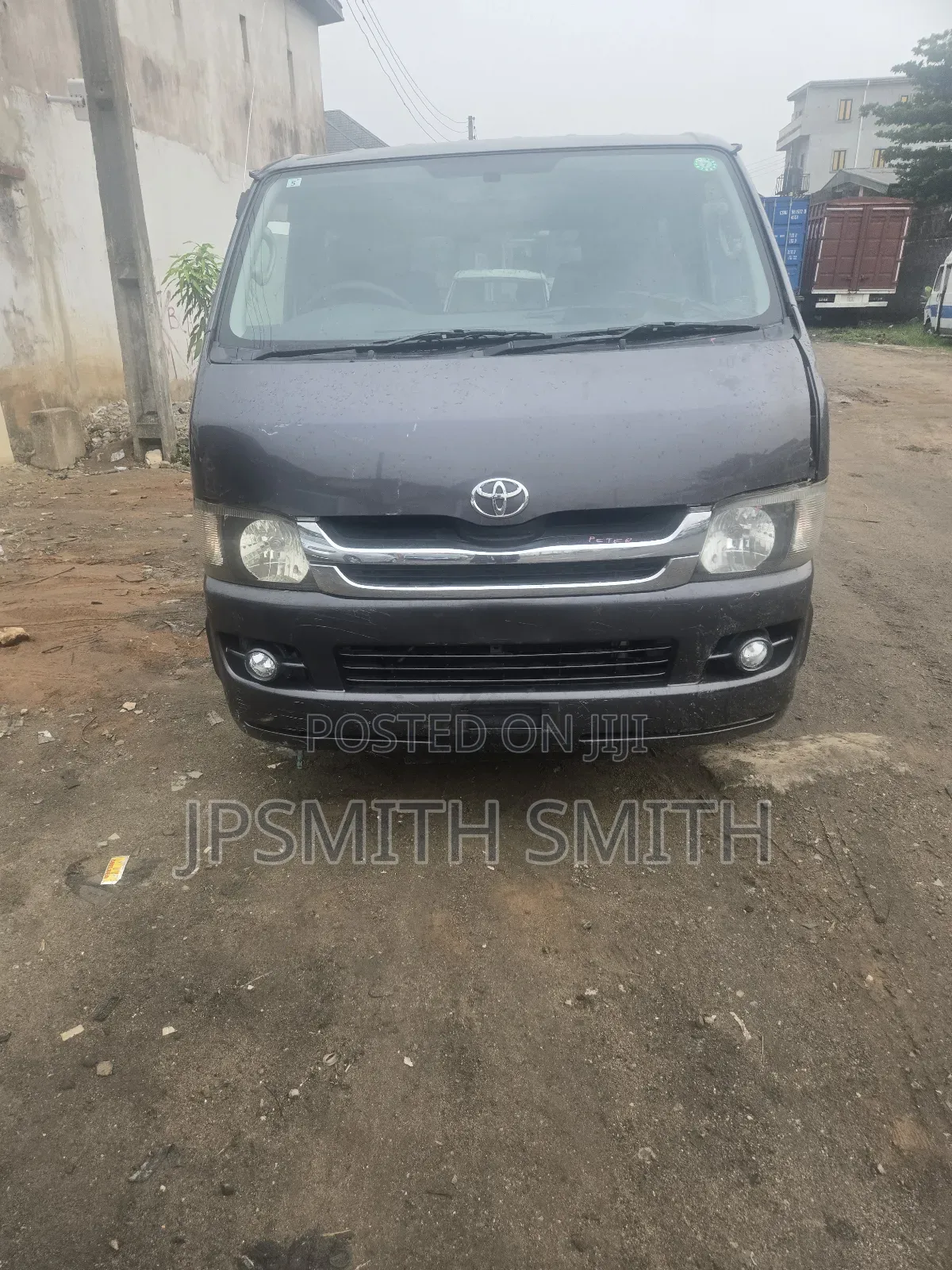 Toyota HiAce 2010