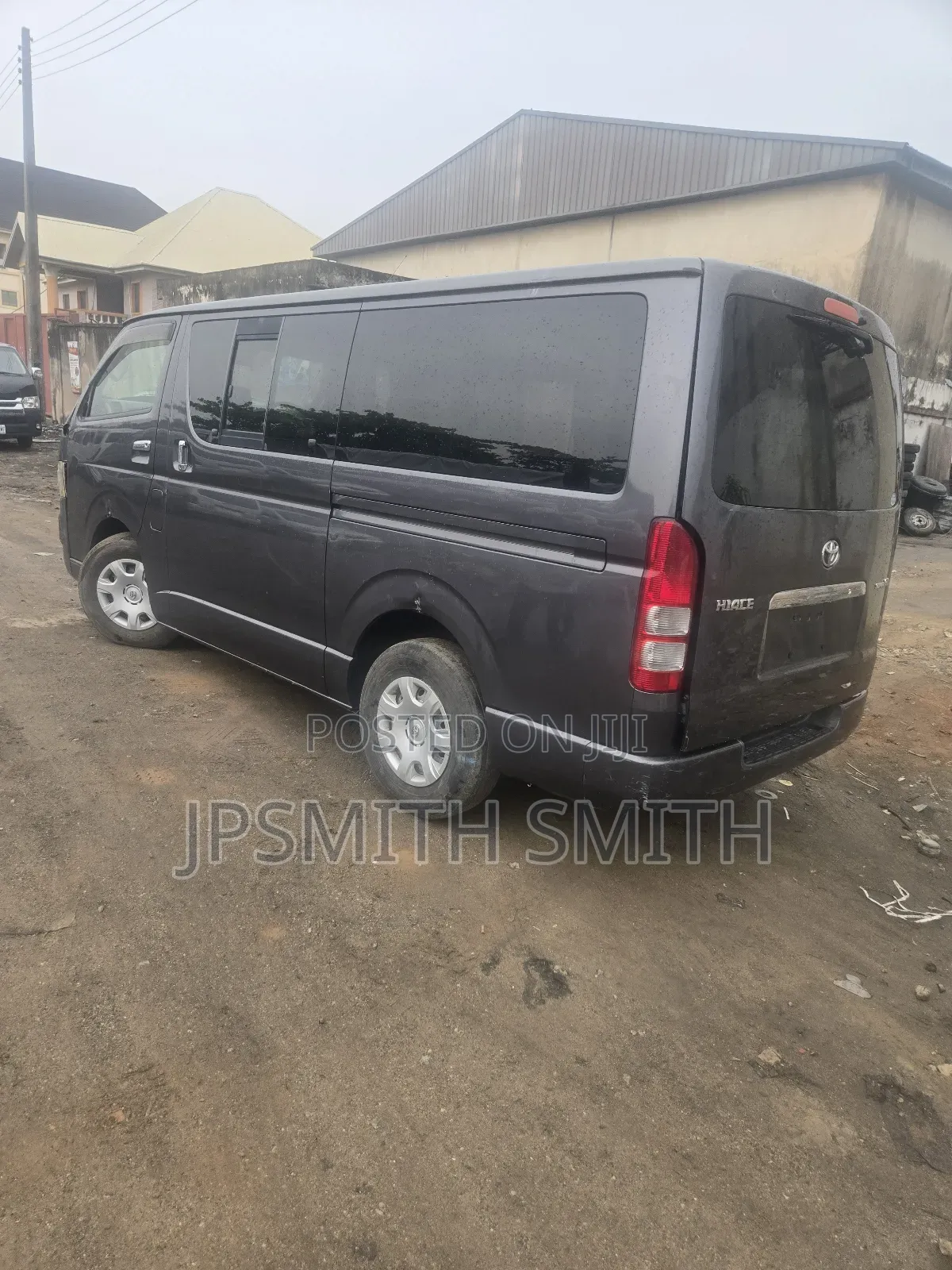 Toyota HiAce 2010