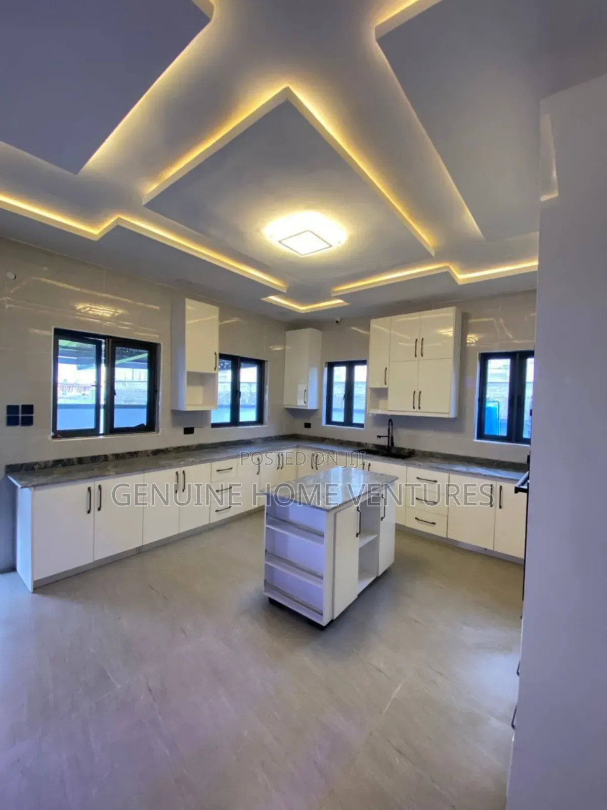 4bdrm Duplex in Osapa London for sale