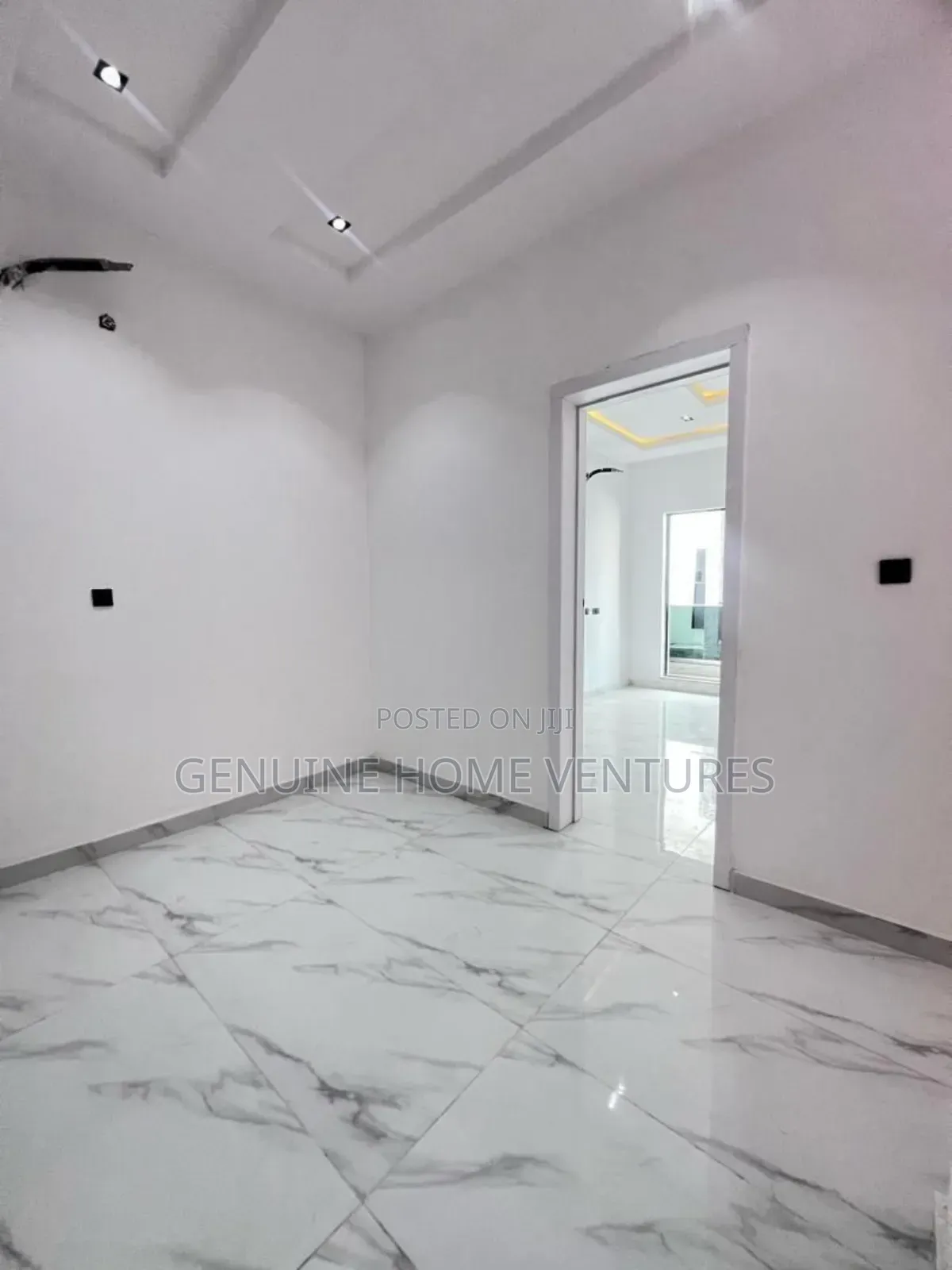 4bdrm Duplex in Ikota for sale