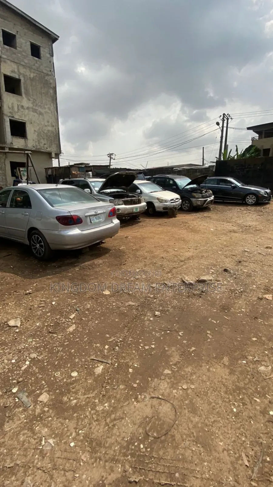 Fenced and Gated 1,430sqm Land Mixed L Development.
Price: N600