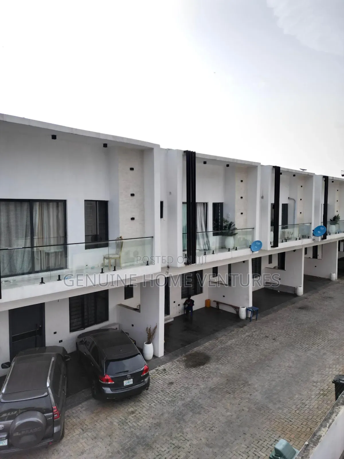 4bdrm Duplex in Ikota for sale