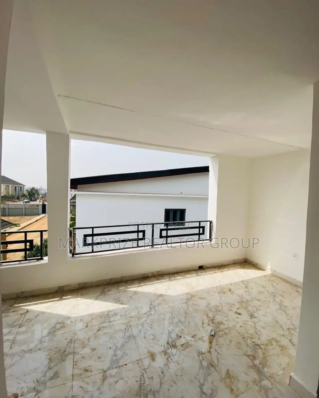 4bdrm Duplex in Akobo for sale