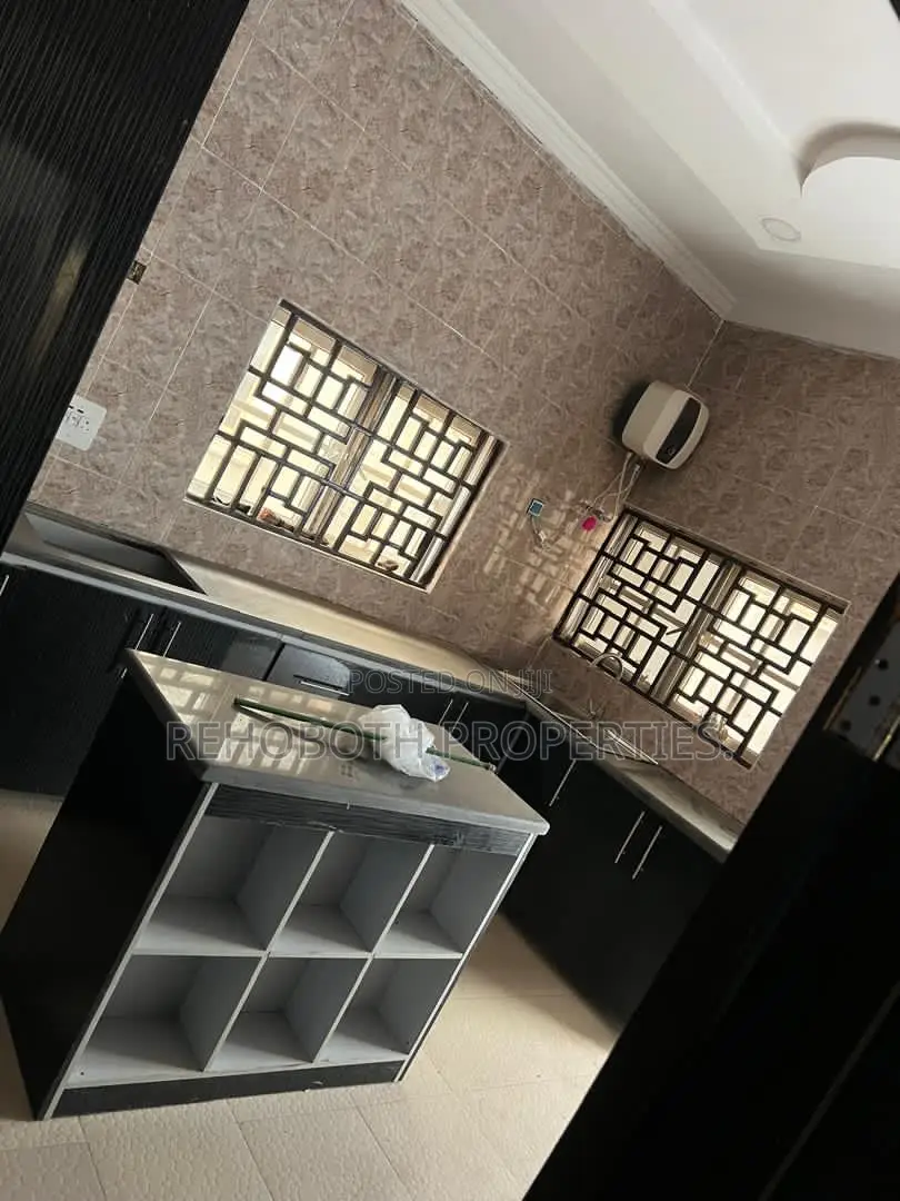 4bdrm Duplex in Royal Quarters, Oluyole for rent