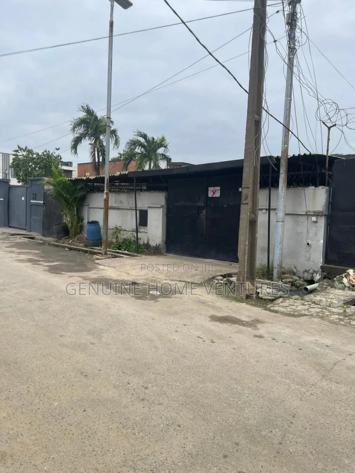 6bdrm Bungalow in Adeniran Ogunsanya for sale