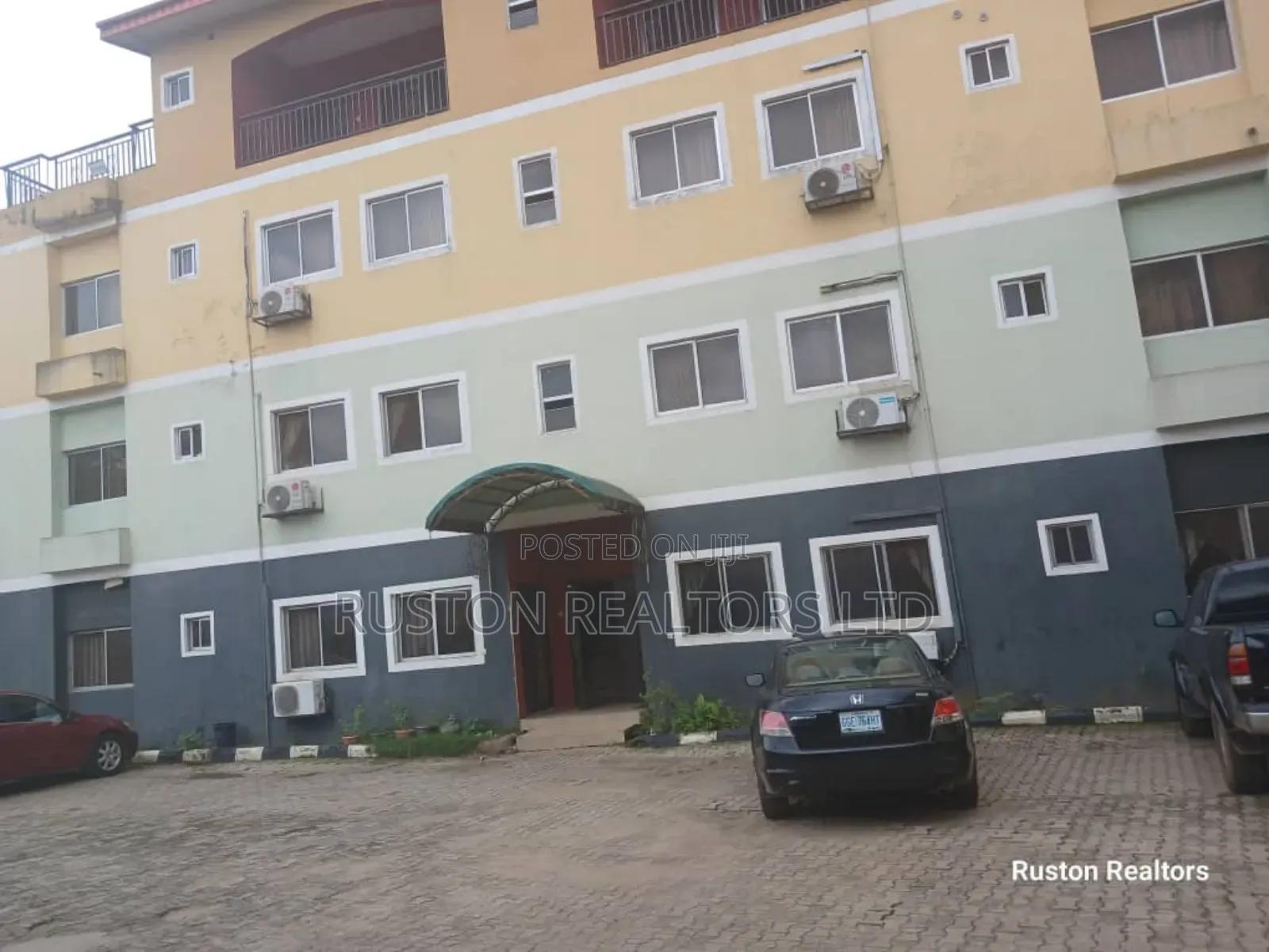 Furnished 3bdrm Apartment in Dugbe (Onireke) for rent