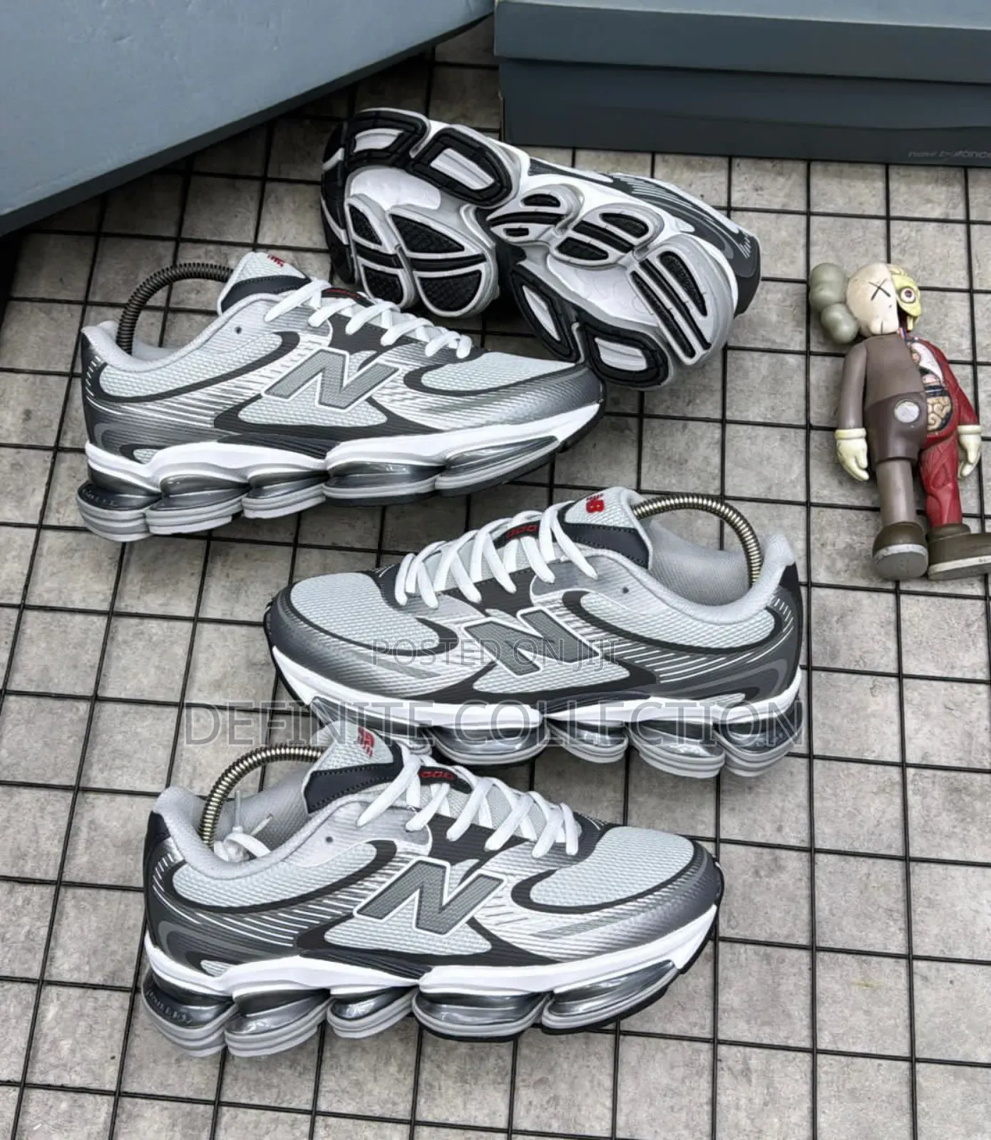 New Balance 2000 Sneakers