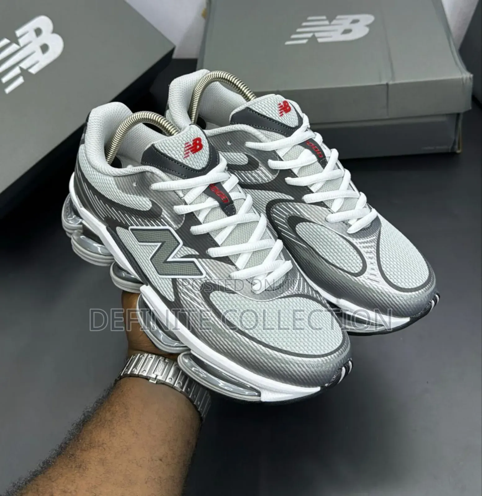 New Balance 2000 Sneakers