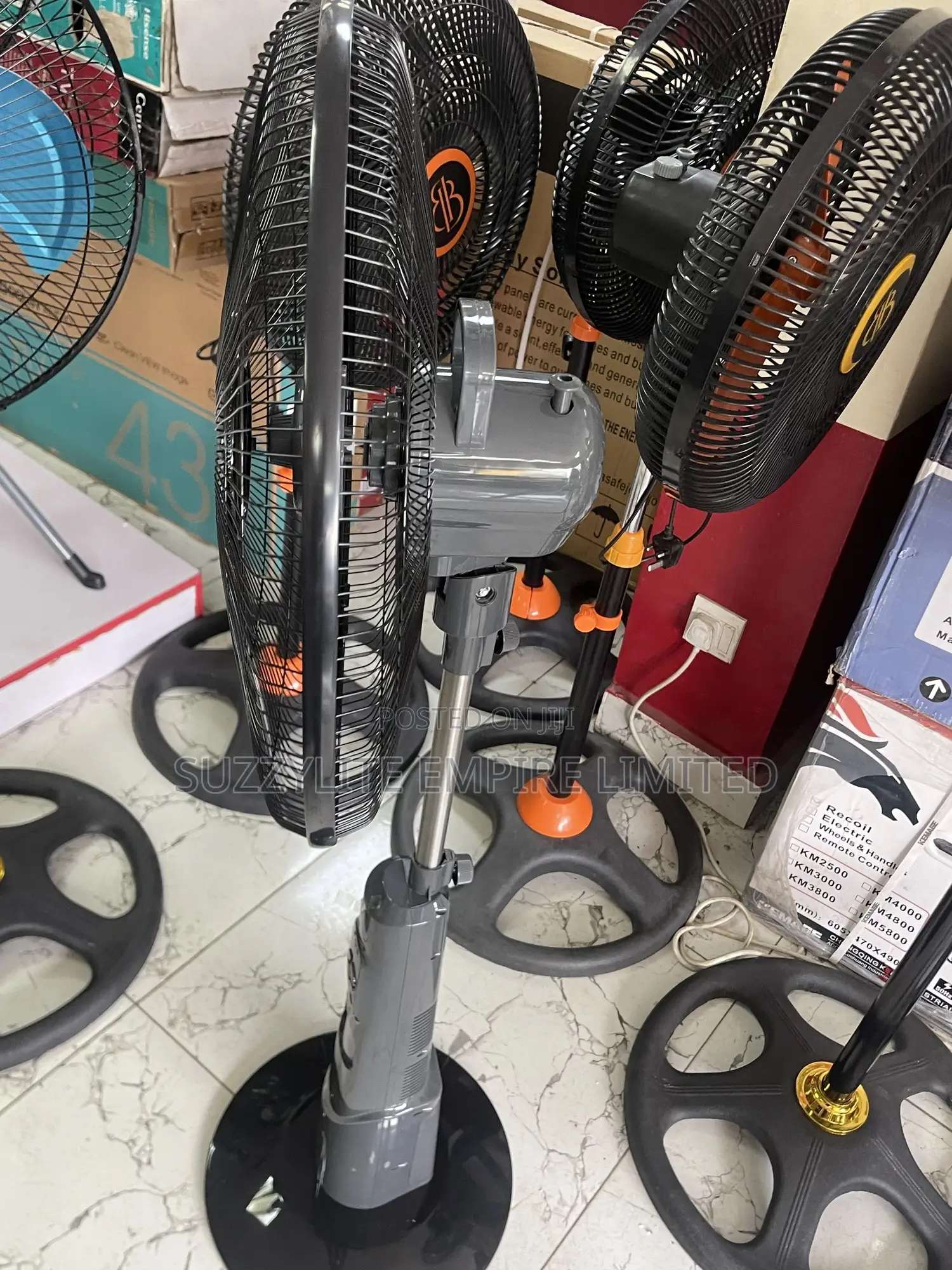 Qasa Rechargeable Fan 18 Inches