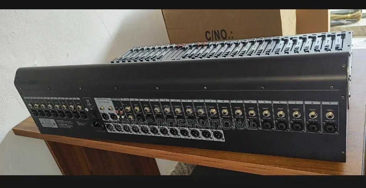 26 Channels Steck Audio Mixer