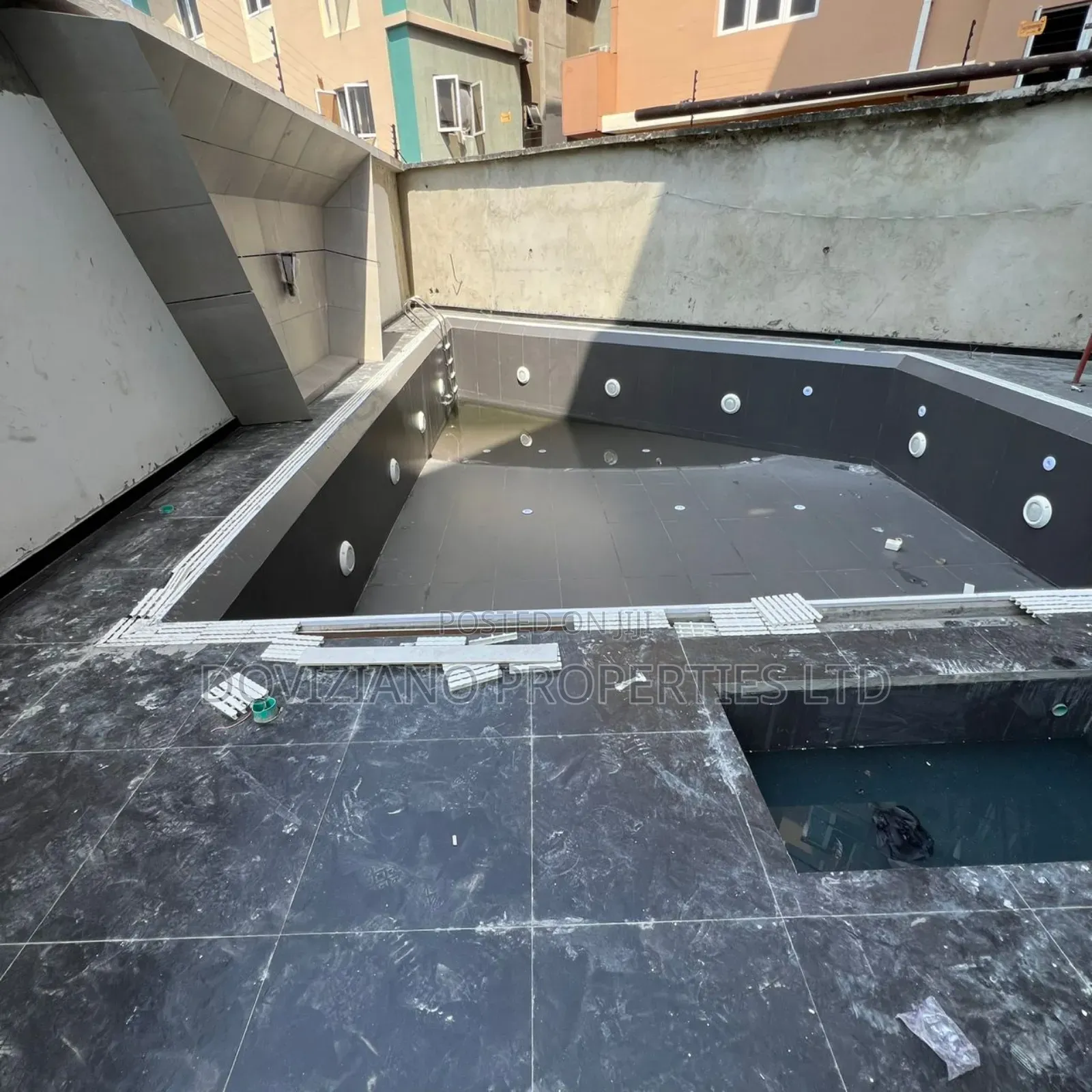 4bdrm Apartment in Ikate for sale