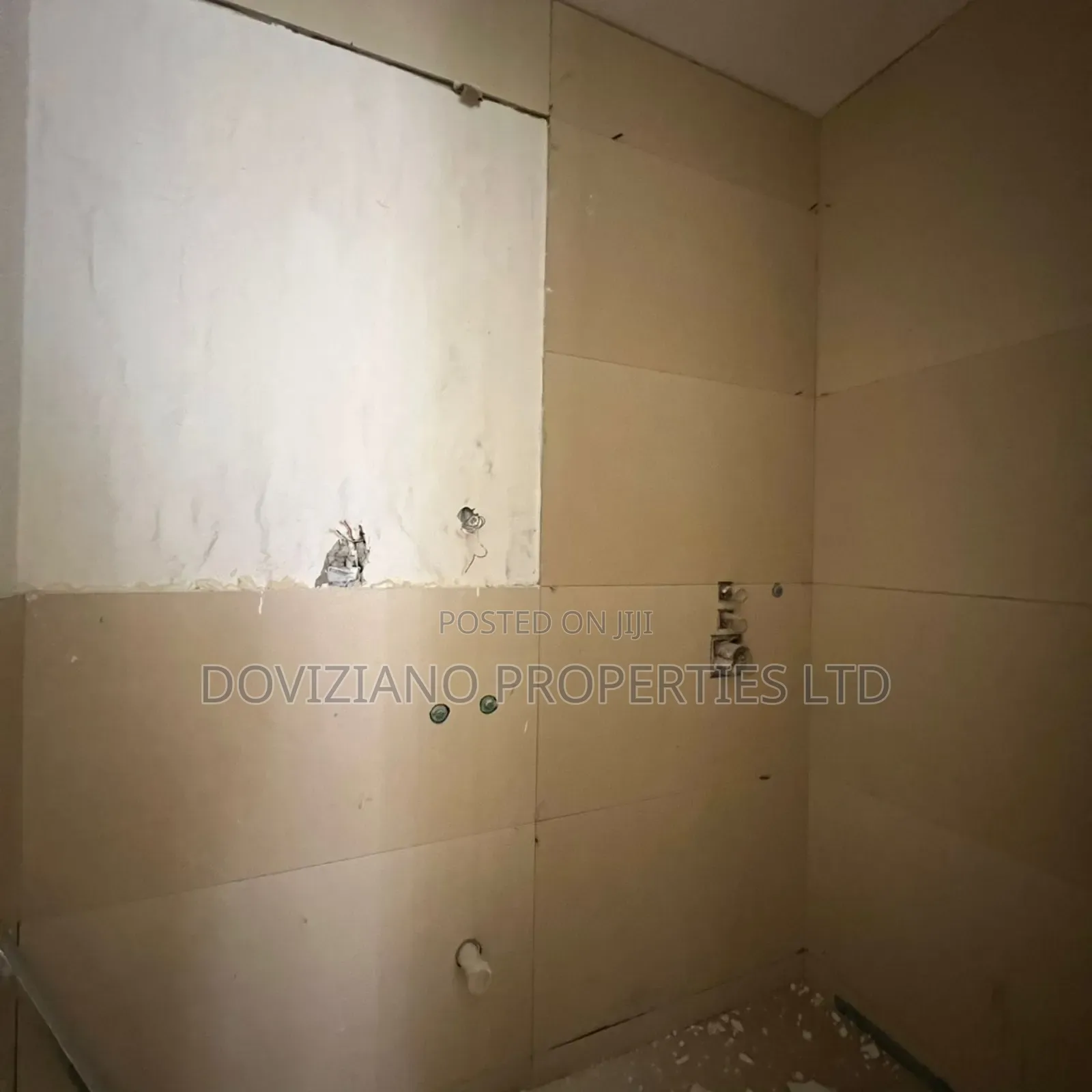 4bdrm Apartment in Ikate for sale