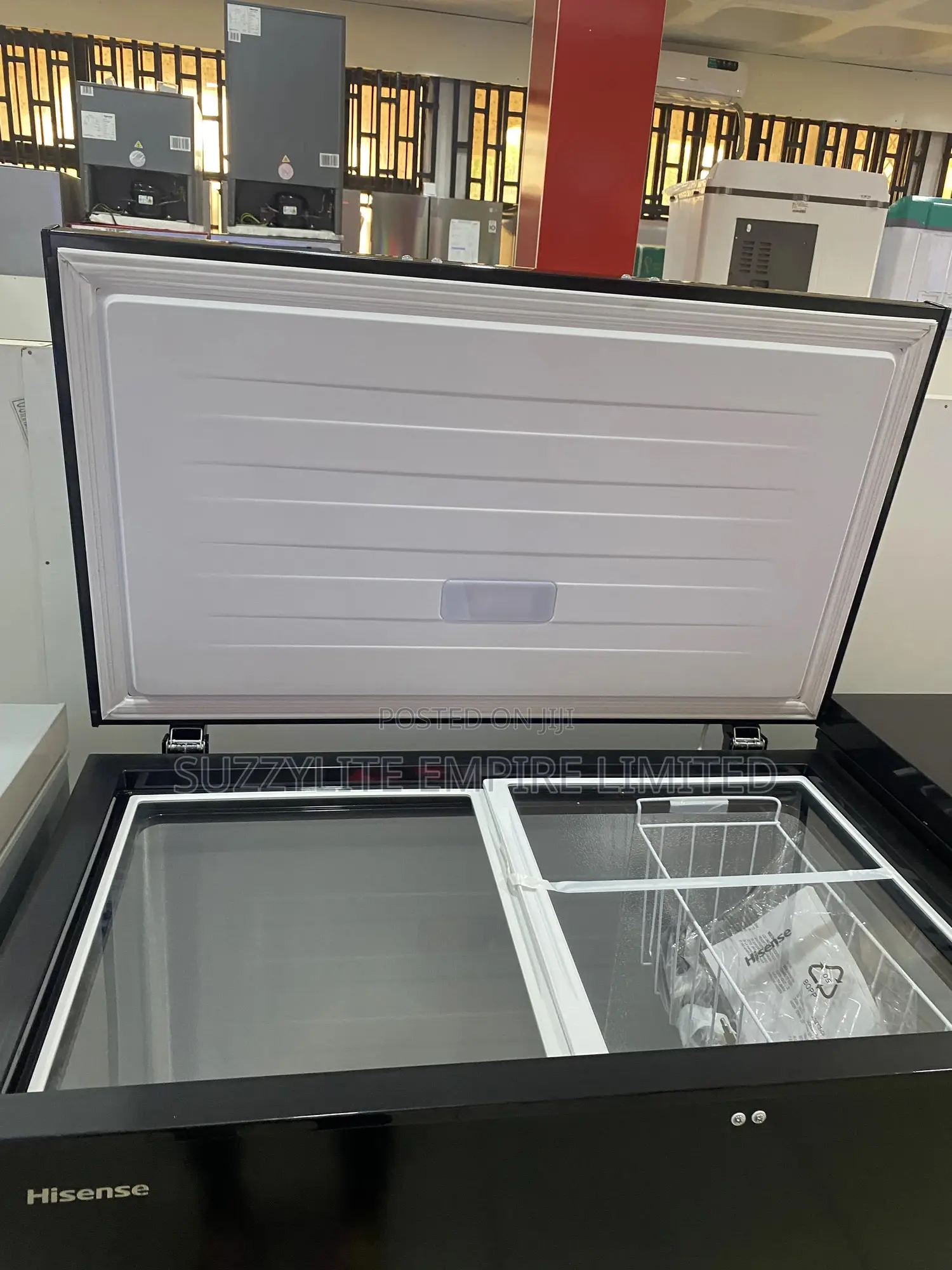 Hisense Chest Freezer Black 189 Liters