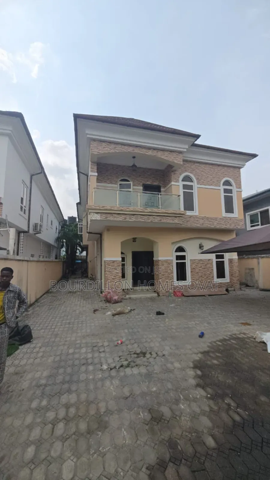 4bdrm Duplex in Lekki Phase 1 Lagos for rent