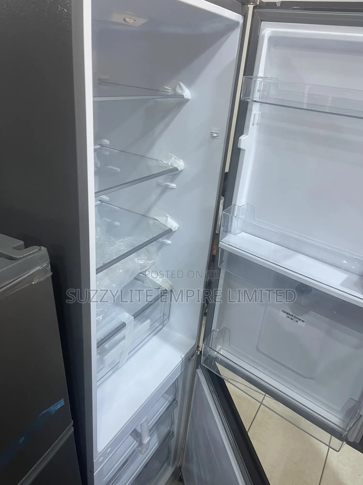 Hisense Fridge 350 Liters With Dispenser (Down Freezer)