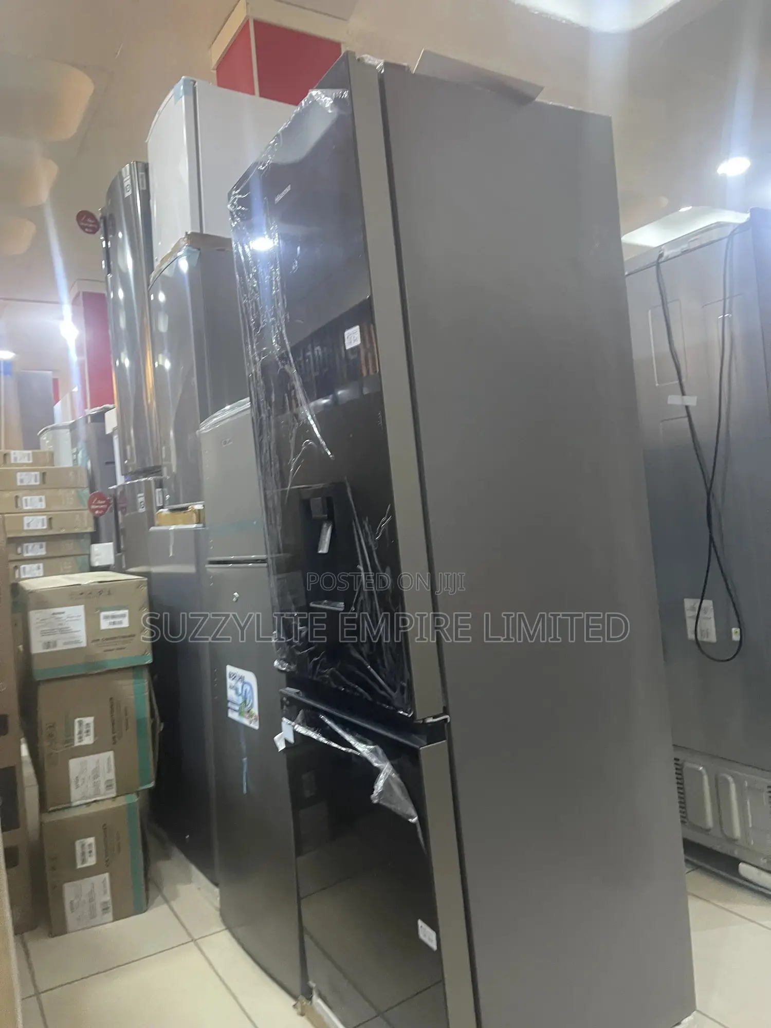 Hisense Fridge 350 Liters With Dispenser (Down Freezer)