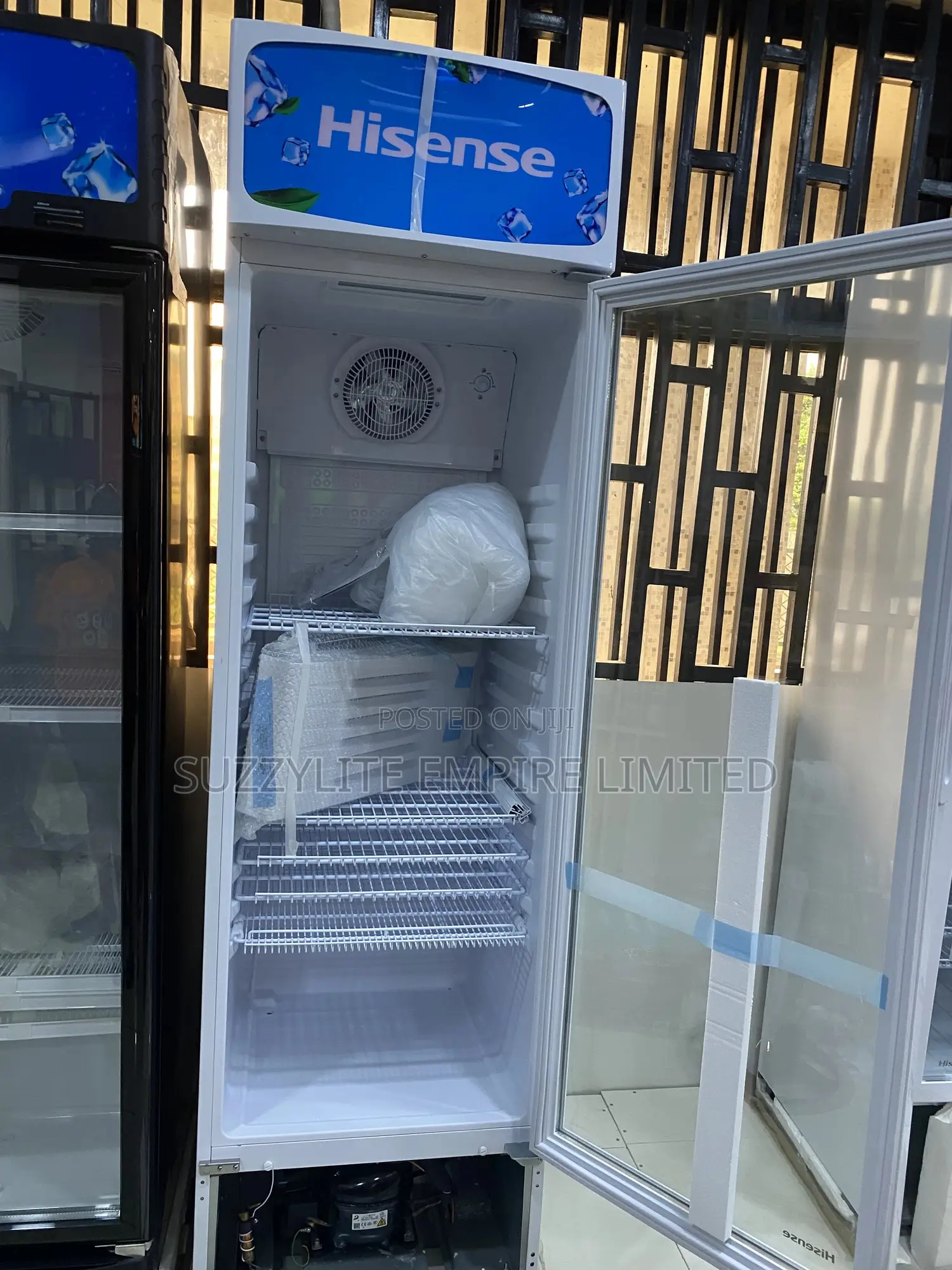 Hisense Display Fridge/ Showcase Fridge 382 Liters