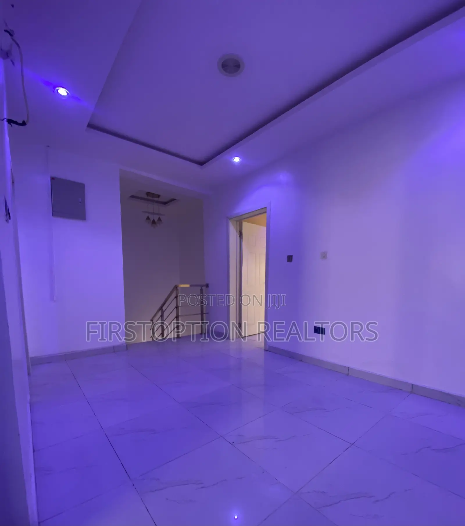 3bdrm Townhouse/Terrace in Pennek Estate, Off Lekki-Epe Expressway