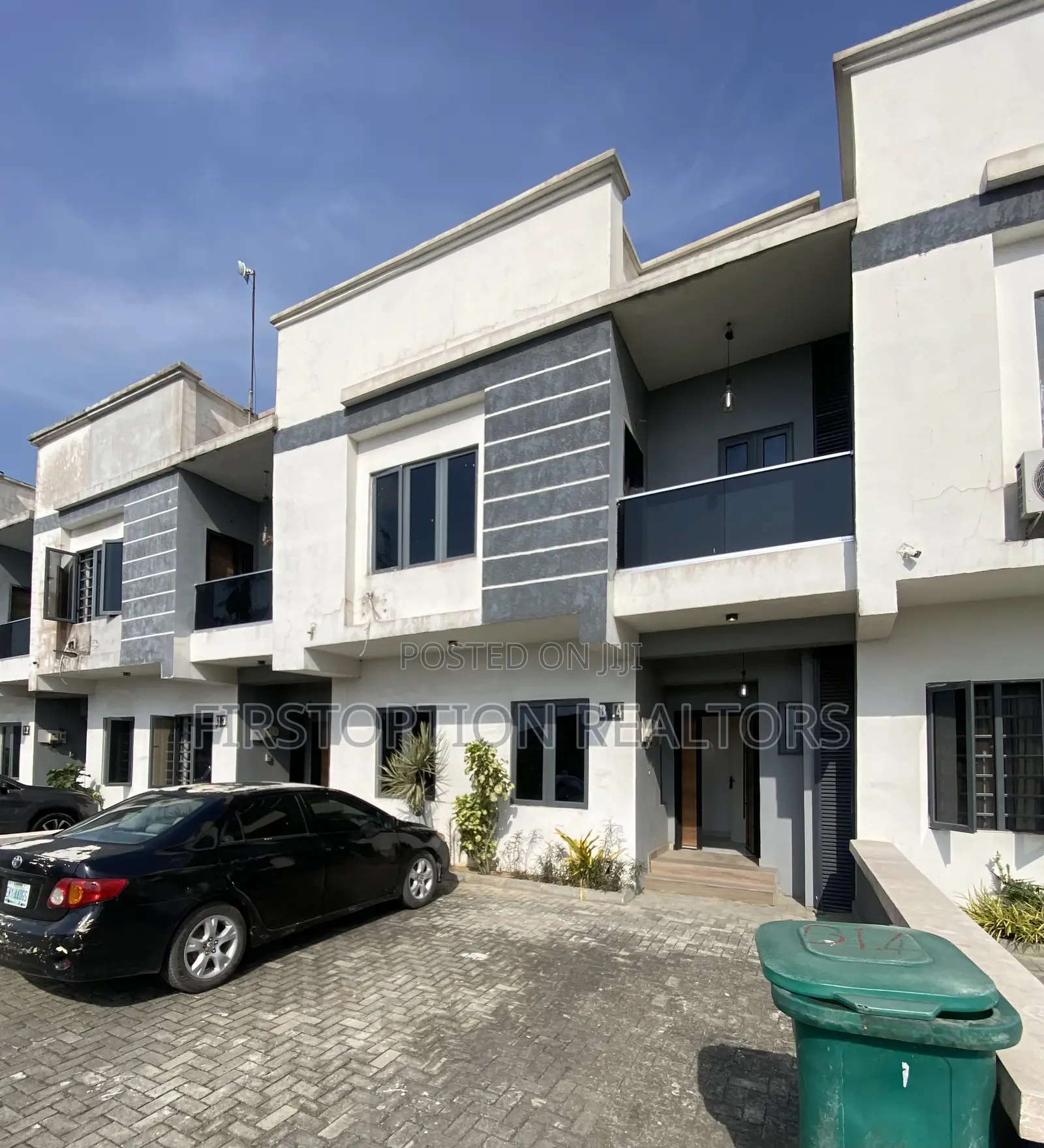 3bdrm Townhouse/Terrace in Pennek Estate, Off Lekki-Epe Expressway