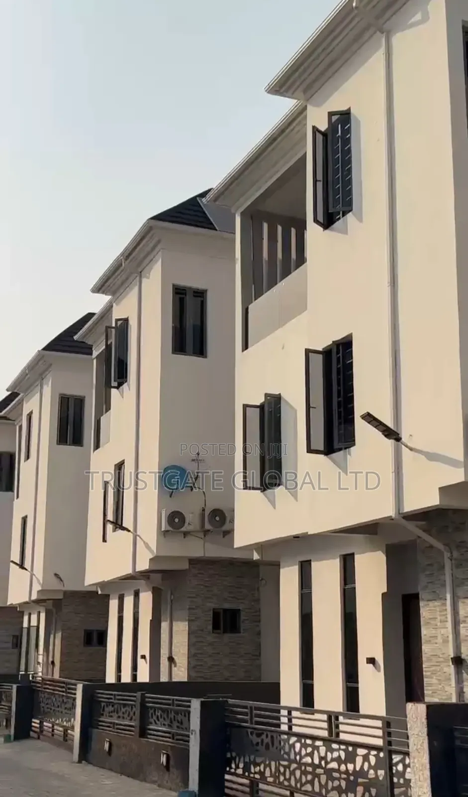 5bdrm Duplex in Lommod Gardens, Ago Palace for sale