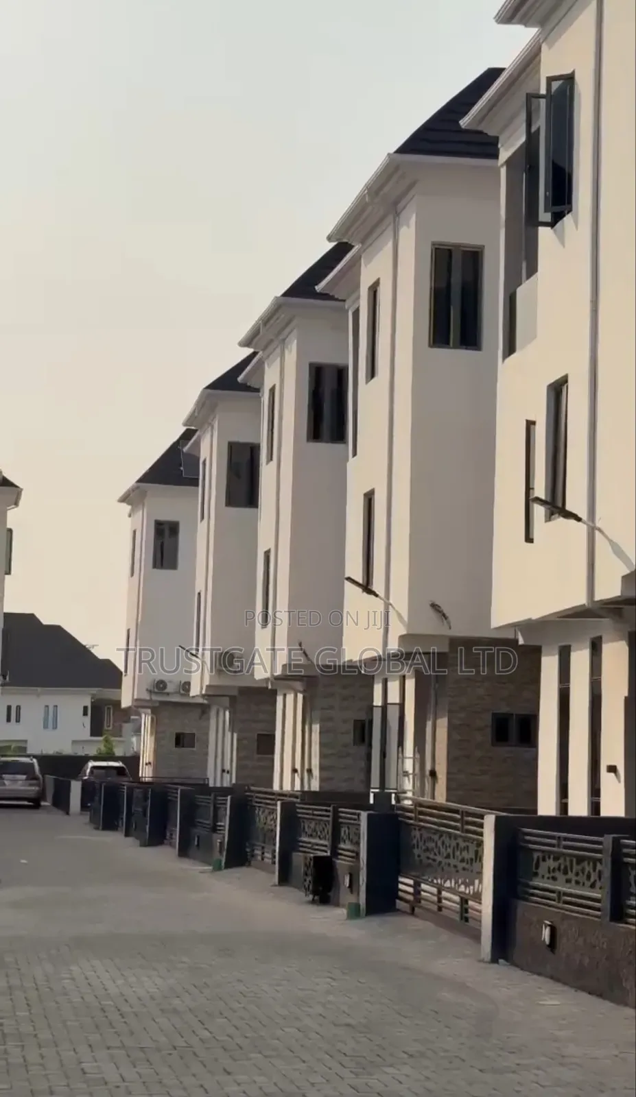 5bdrm Duplex in Lommod Gardens, Ago Palace for sale
