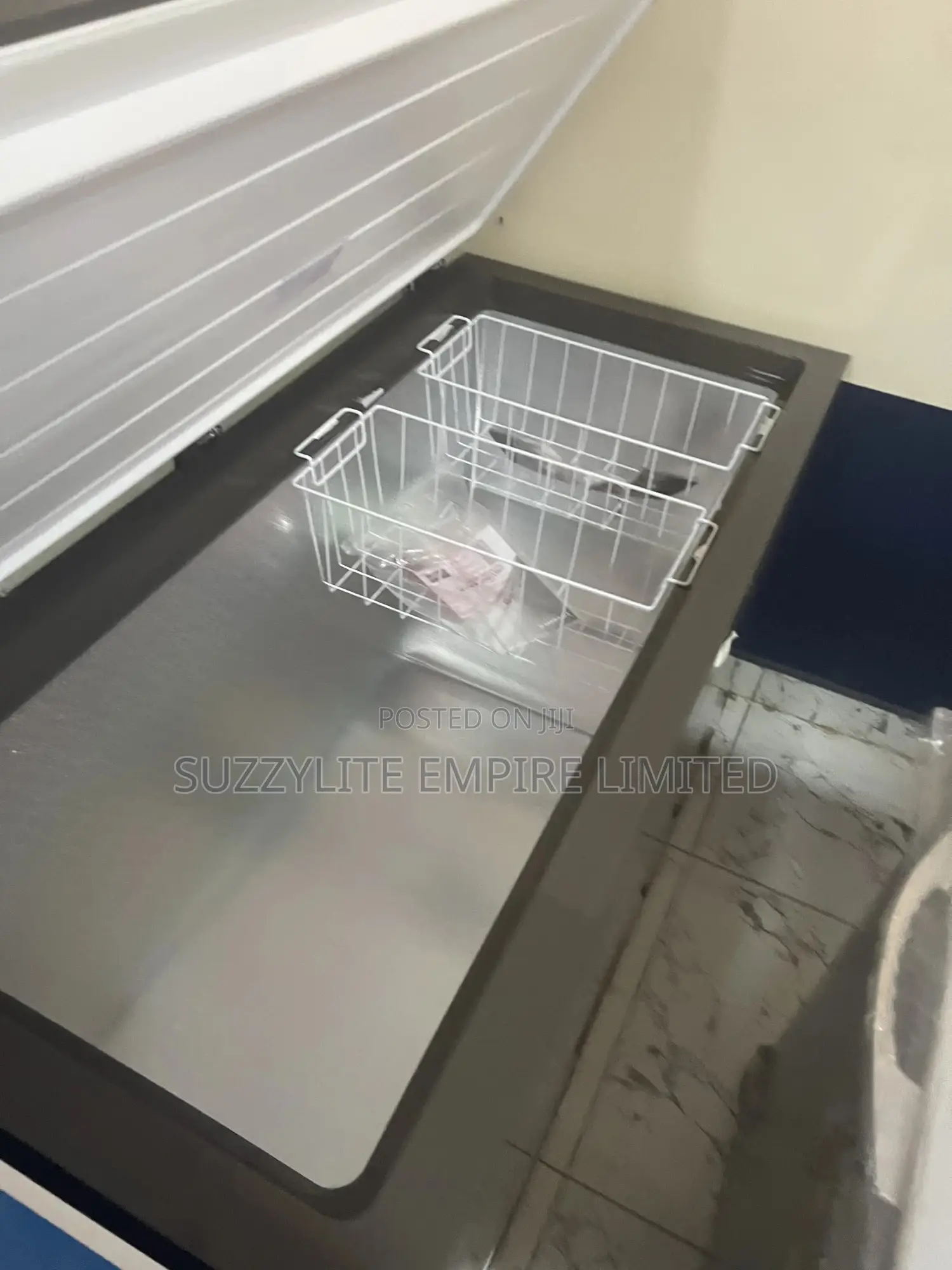 Hisense Chest Freezer 420 Liters Fc-55-dd
