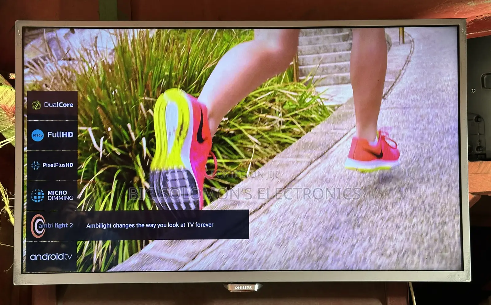 Philips 32 Full Smart Tv With Amazing Smart Feature and Ambient Light