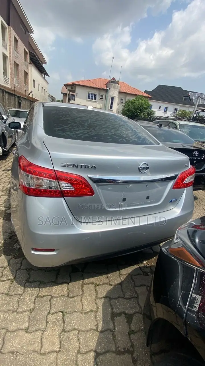 Nissan Sentra SV 4dr Sedan (1.8L 4cyl CVT) 2015 Silver