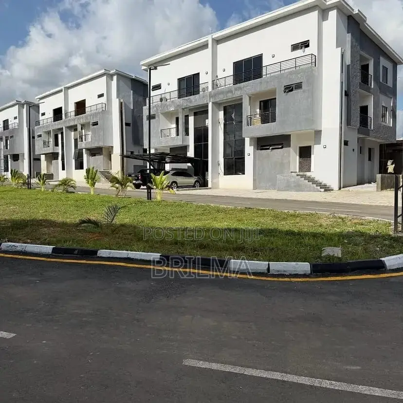 4bdrm Duplex in Mabushi for sale