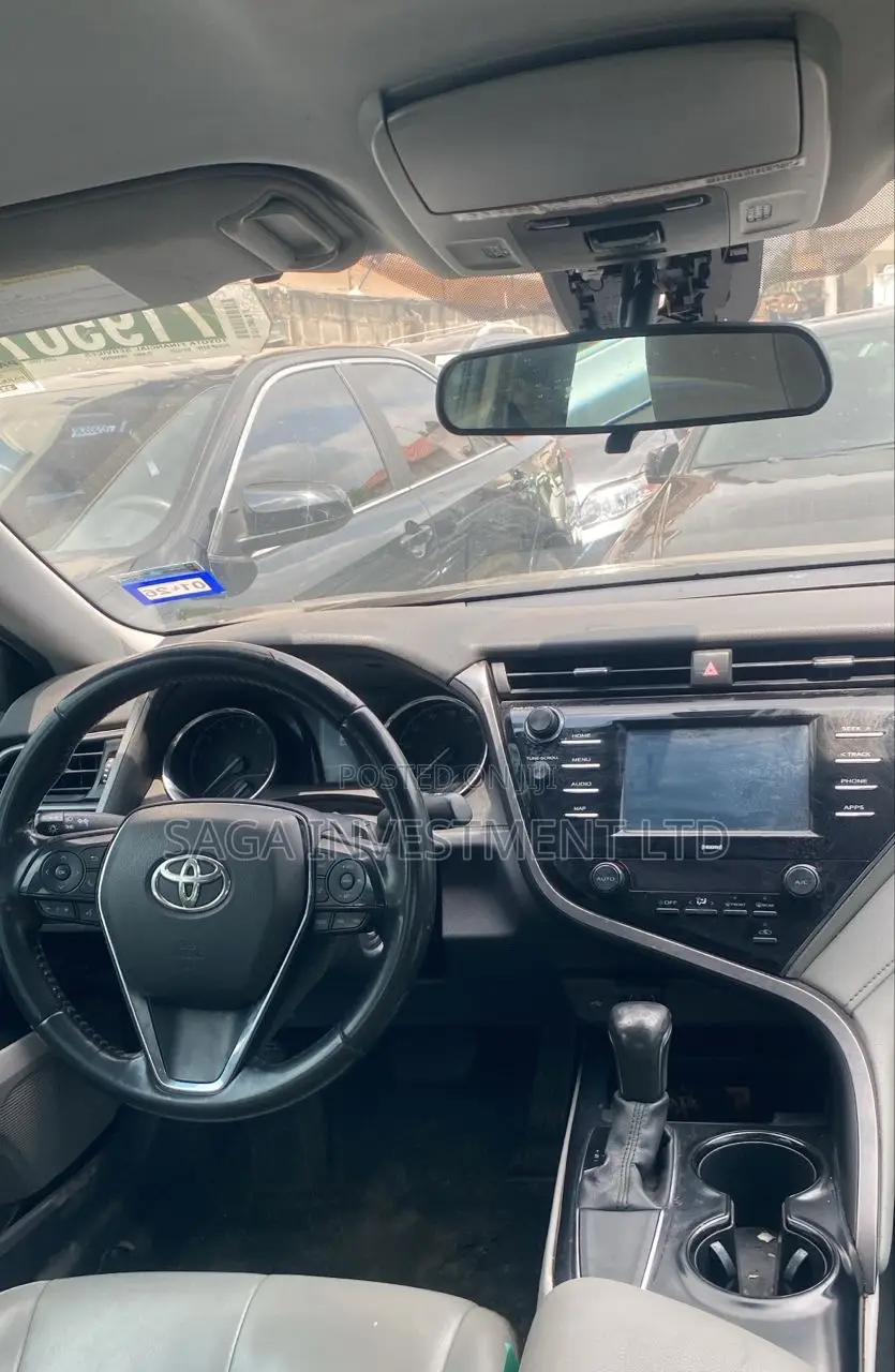 Toyota Camry SE FWD 2020 Black