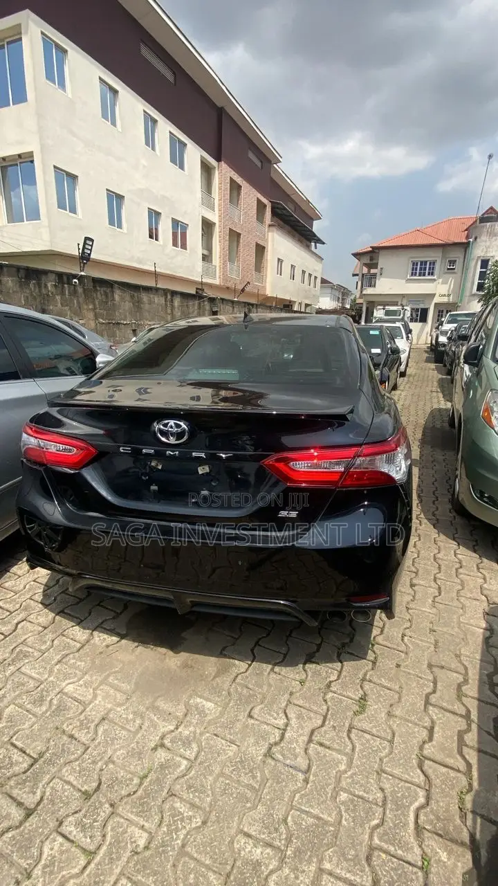 Toyota Camry SE FWD 2020 Black