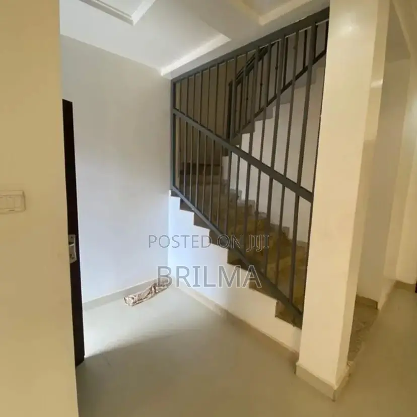 4bdrm Duplex in Dawaki for sale