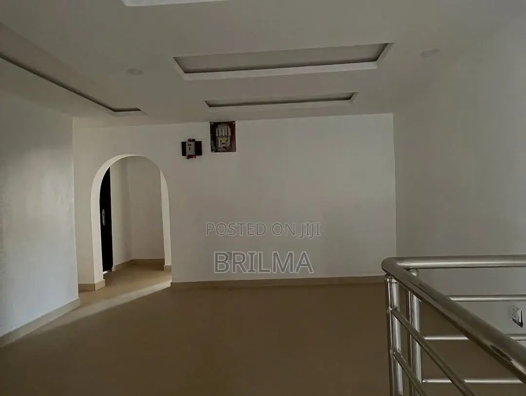 4bdrm Duplex in Kado for sale