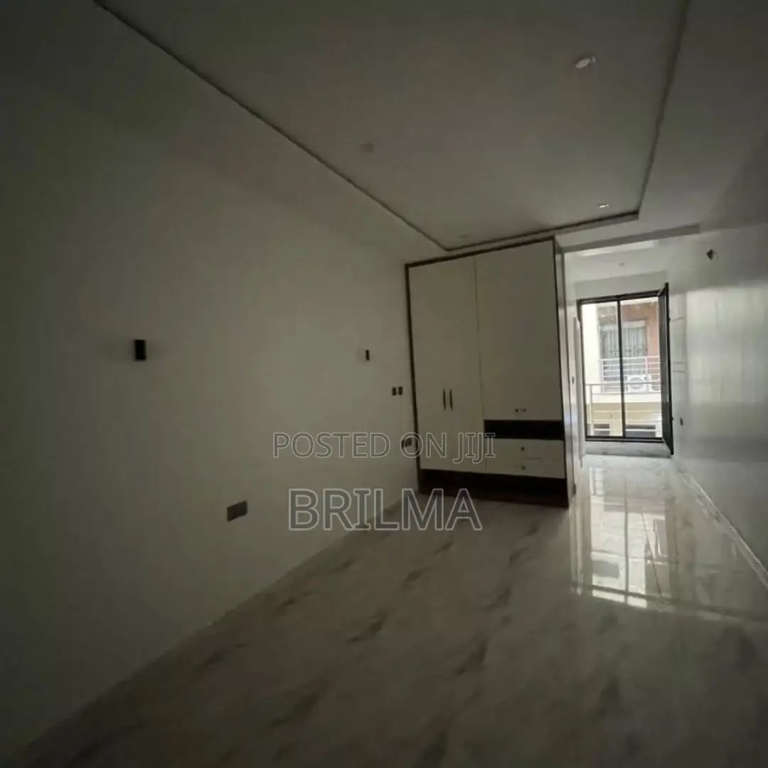 4bdrm Duplex in Apo District for sale