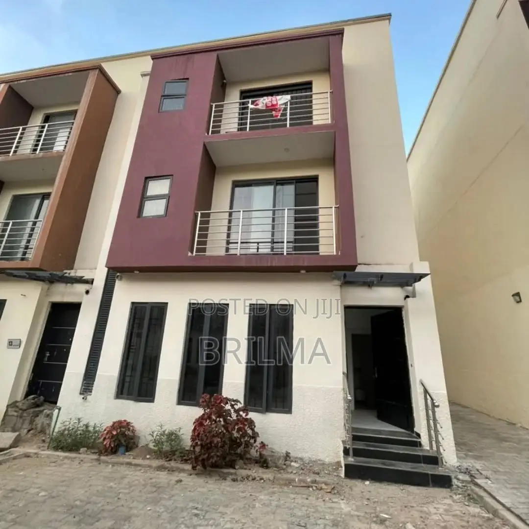 4bdrm Duplex in Apo District for sale