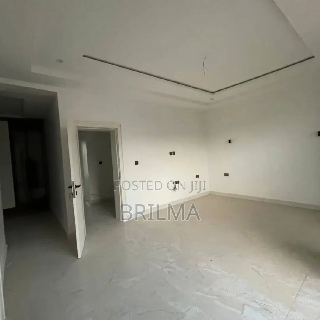 4bdrm Duplex in Apo District for sale