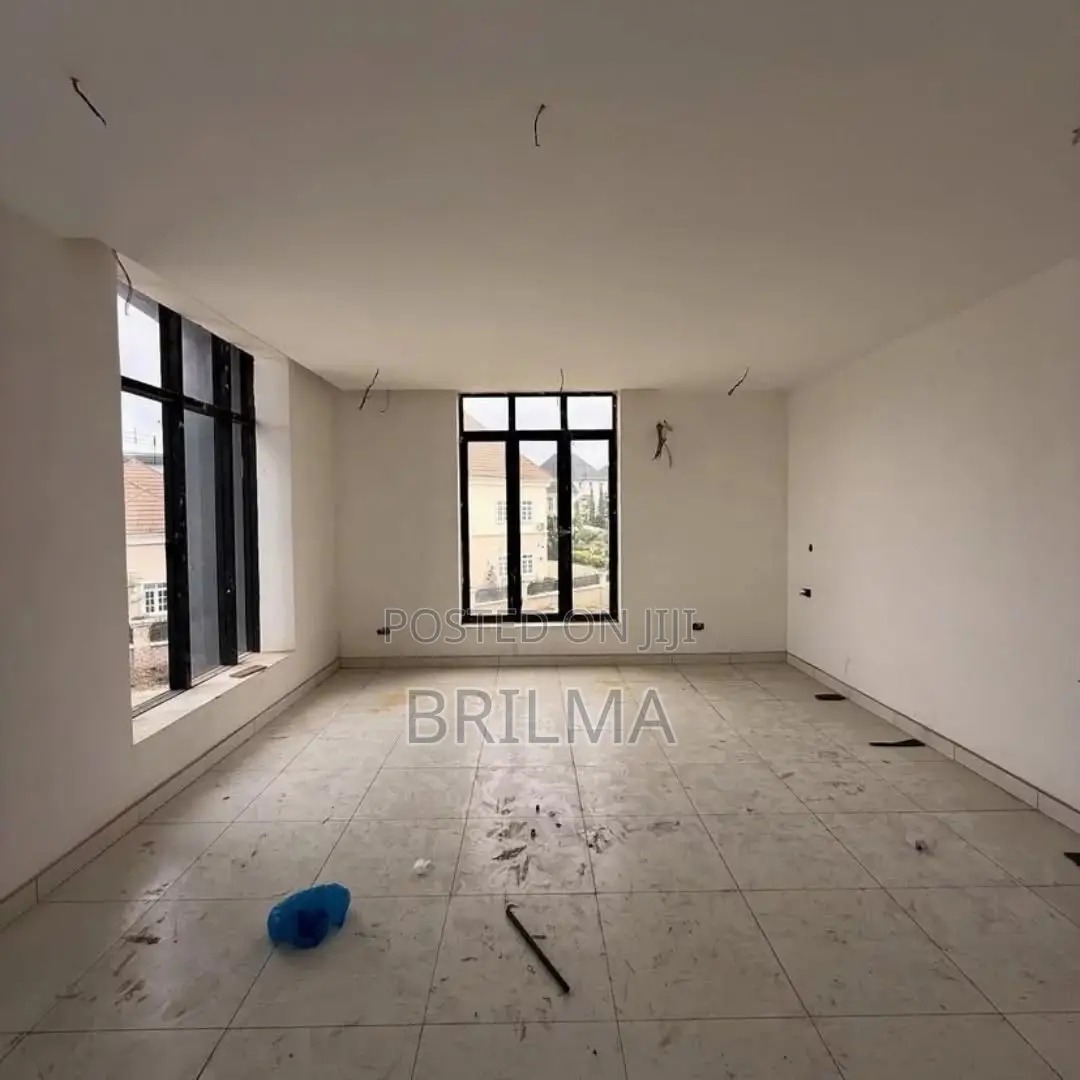 6bdrm Duplex in Mabushi for sale